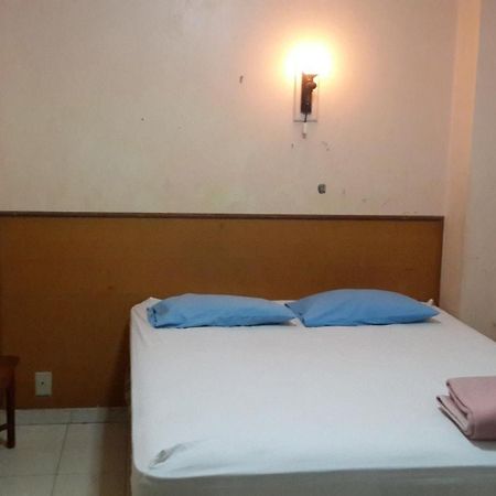 Hotel Pinangsia Джакарта Экстерьер фото