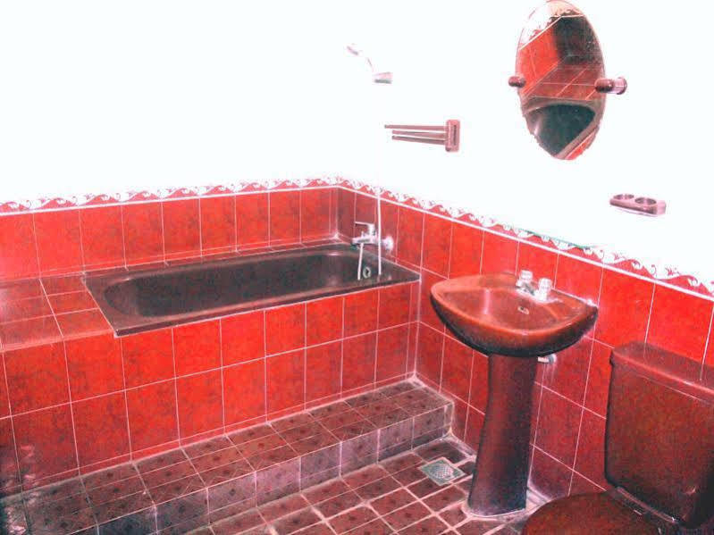 Hotel Pinangsia Джакарта Экстерьер фото